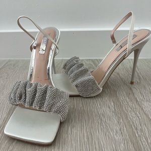 Bridal rhinestone ruched heel sandals in ivory - size 9